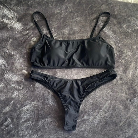 SUMMER MAE Black Minimalist Bikini Set adjustable bralette & cheeky bottom M - Picture 1 of 4
